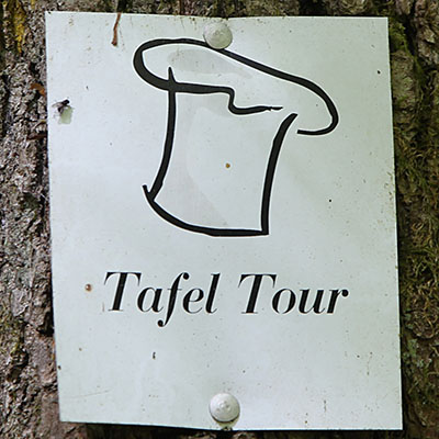 Kennzeichnung des Premiumwanderwegs "Bliesgau Tafeltour"