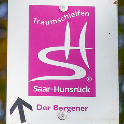 Kennzeichnung des Premiumwanderwegs "Der Bergener"