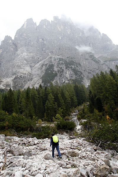 ... ist der Bach trocken, also auch kein Wasserfall