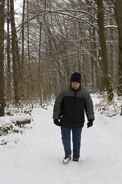 Bergauf durch tiefen Schnee