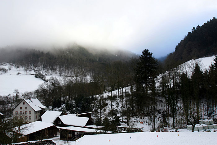 Etwas blauer Himmel lugt durch die Wolken