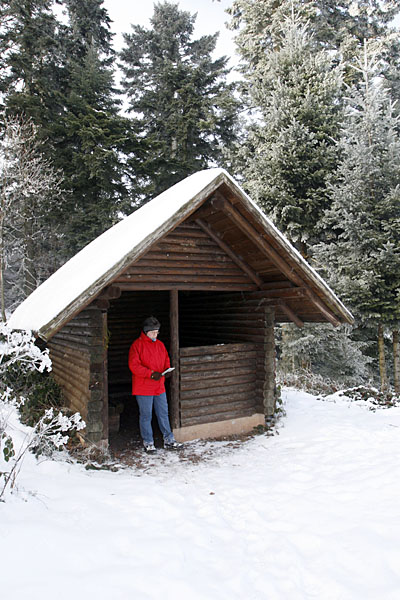 An einer Schutzhütte