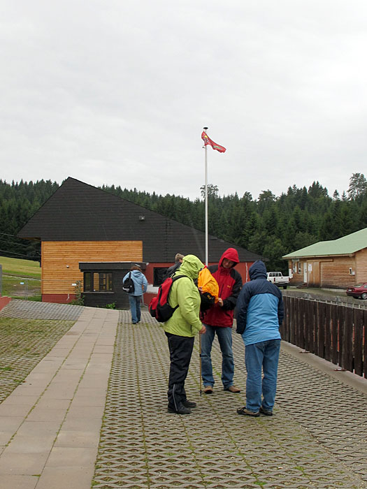 Wind und Regen schon am Beginn der Wanderung