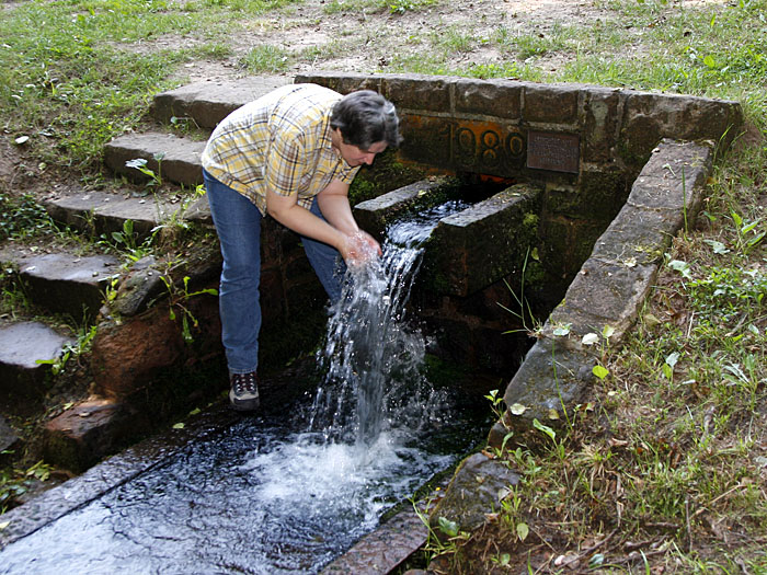 Erfrischung an der Rösselquelle