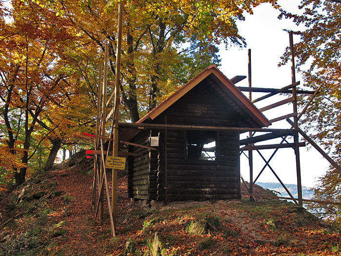 Die Hütte am Kreuzfelsen wird renoviert