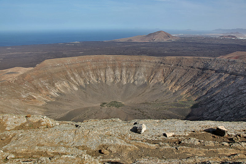 Die Caldera vom höchsten Punkt aus gesehen