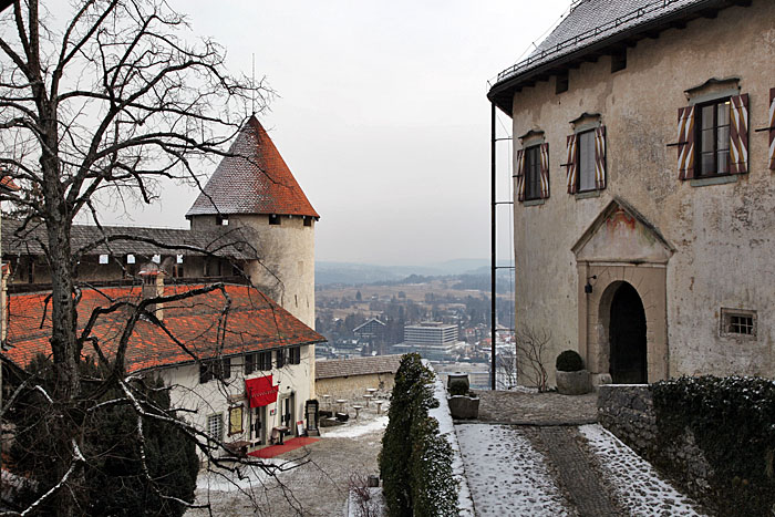 Innerhalb der Burgmauern