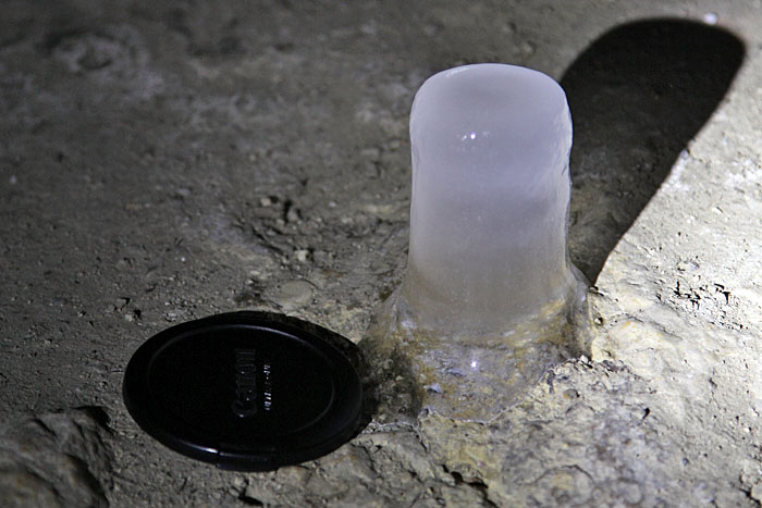 Größenvergleich mit meinem Objektivdeckel (d ~ 80 mm)