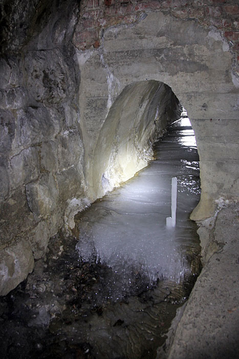 Der Tunnel wird kleiner, aber da krieche ich auch noch rein