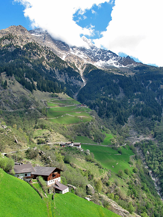 Überall gibt es Wege zum Wandern und Biken