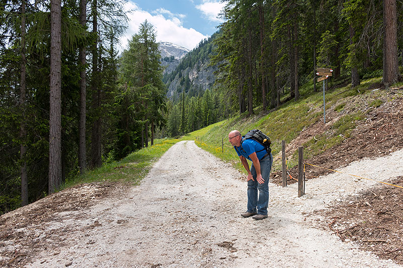 Nach dem steilen Aufstieg, sind die Beine müde