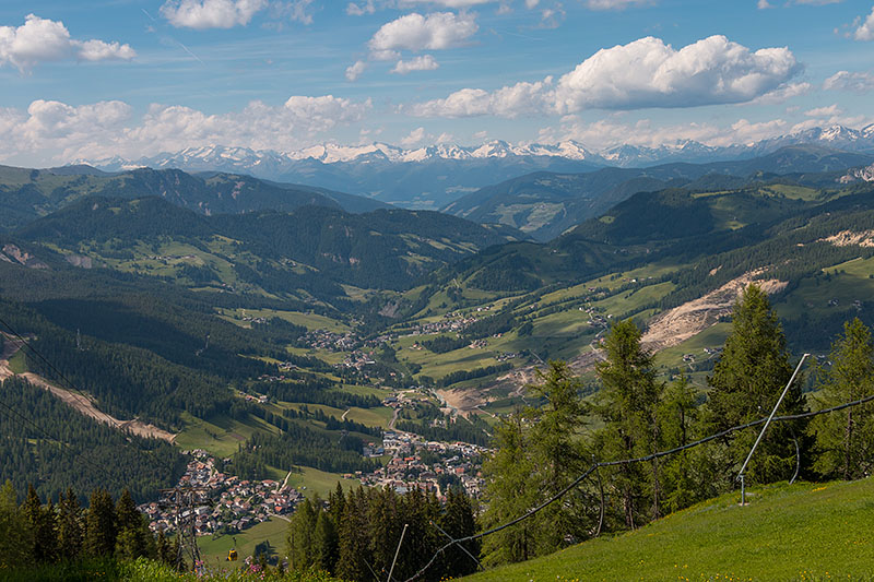 Tief unter uns liegt Corvara ...