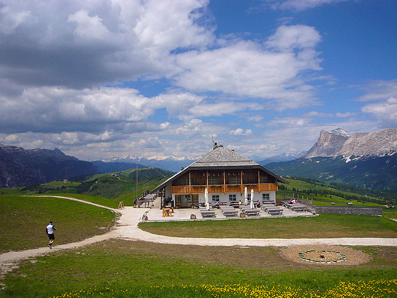 Die Pralongia Hütte