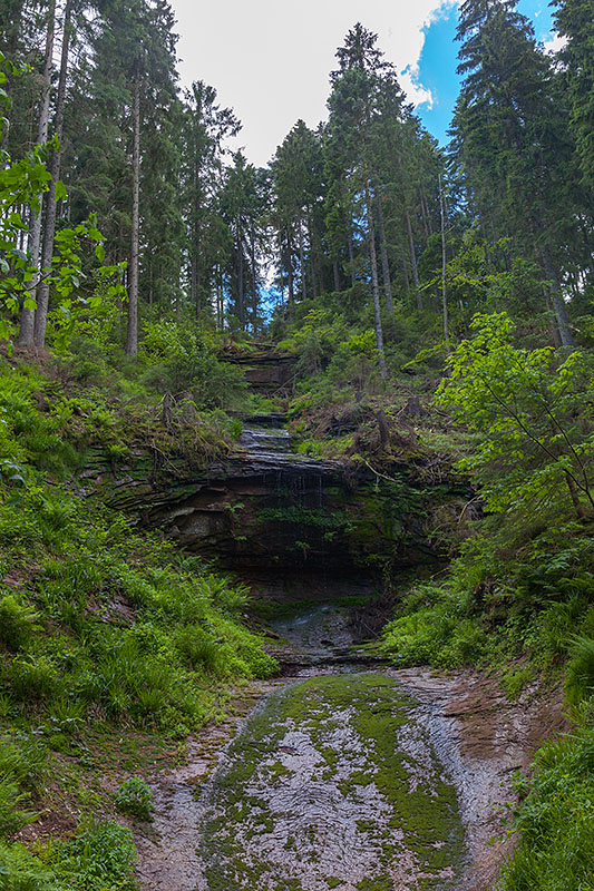 Einer von mehreren Wasserfällen