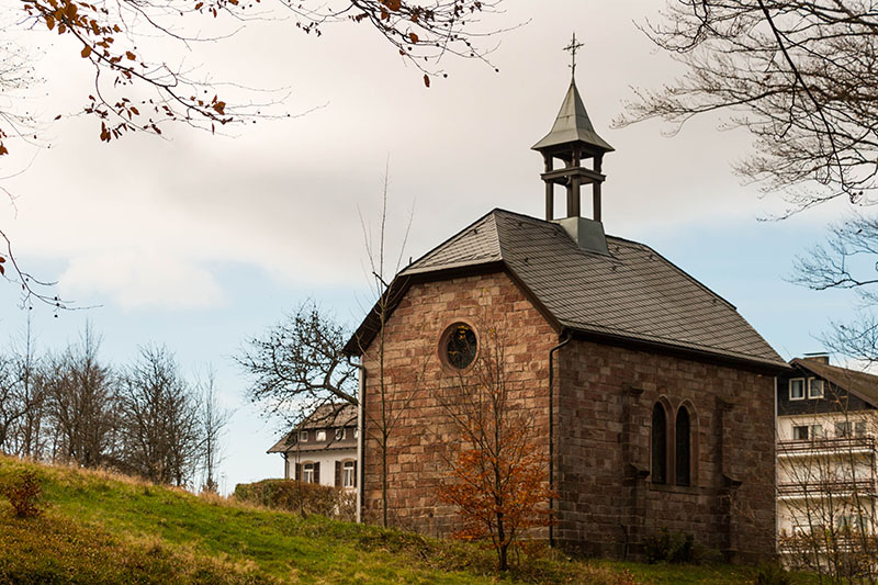 Von hinten ist die Kapelle unverkleidet