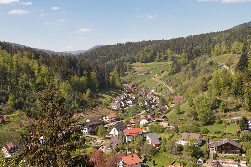 Aussicht vom Verlobungsfelsen Richtung Murgtal