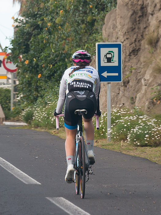 Die Strecke ist fast ideal zum Radfahren, wenn es nur nicht so eng wäre ...