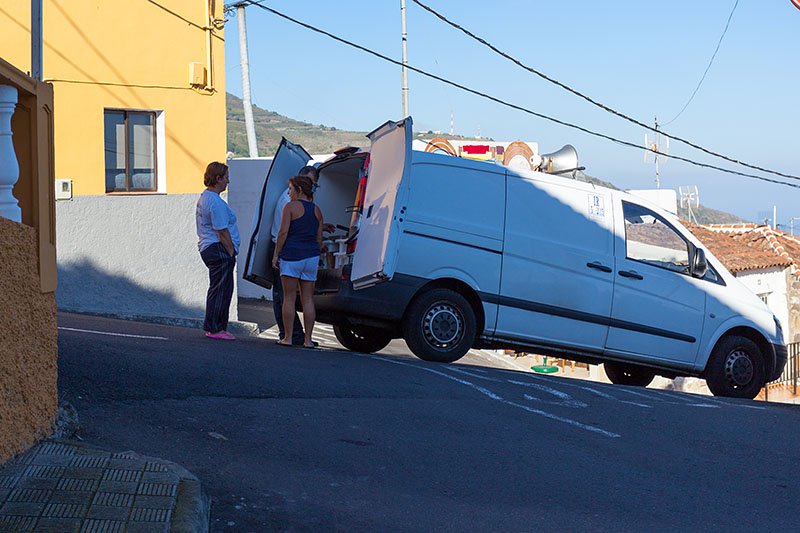 Der Fischhändler auf Dorftour