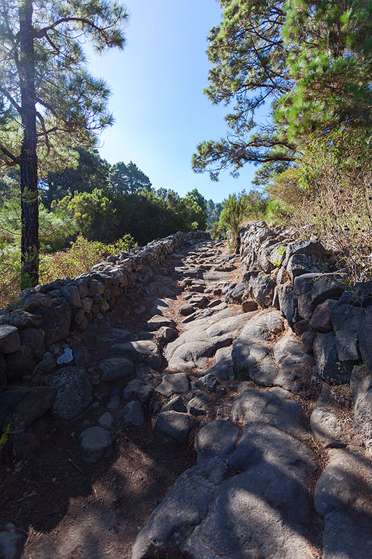 ... wurden früher Wege und Straßen gebaut