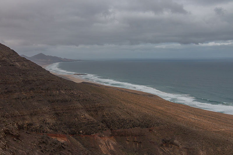 Blick vom Pass über die Küste