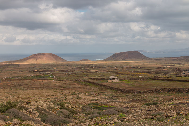 Zwei alte Vulkankegel