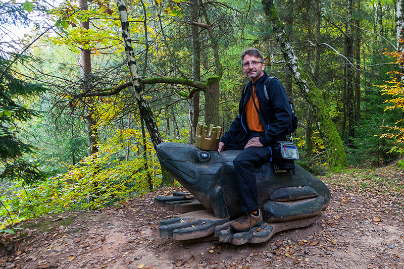 ... findet man komische Frösche ;-)