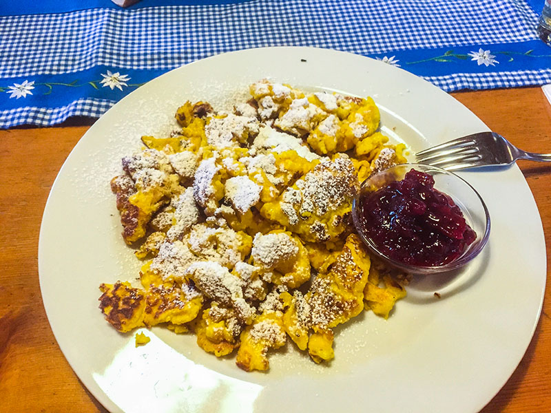 ... in der Edelweißhütte wartet Leckeres auf uns ;-)