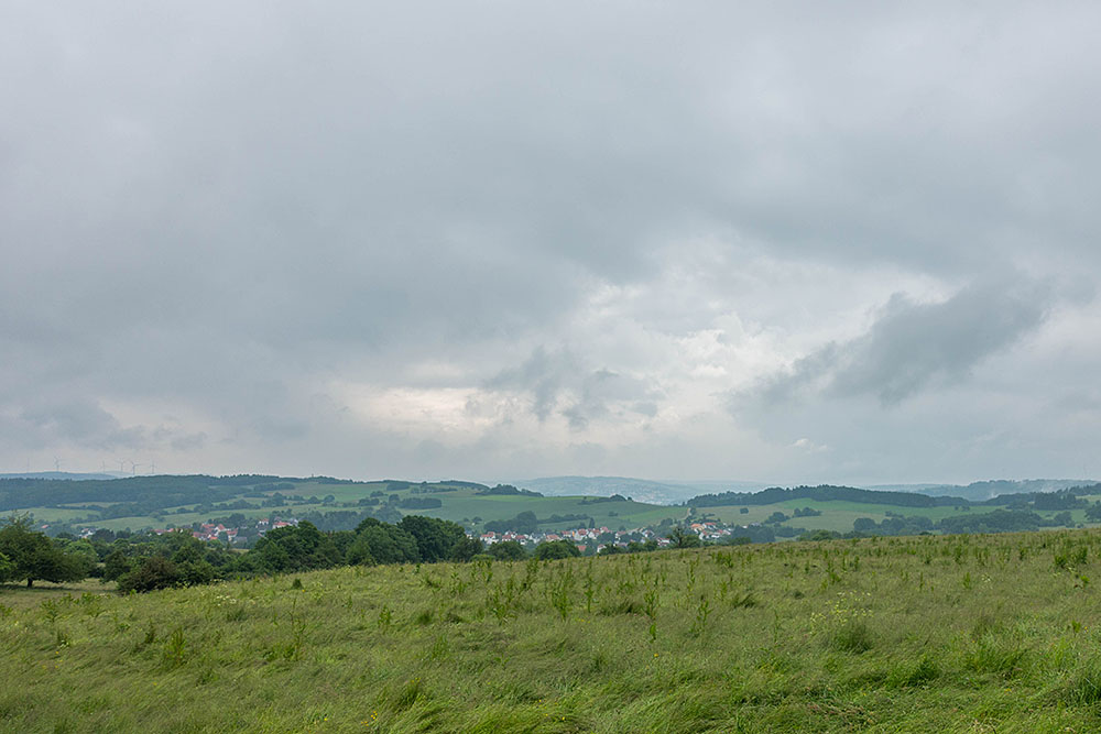 Blick auf die umliegenden Hügel