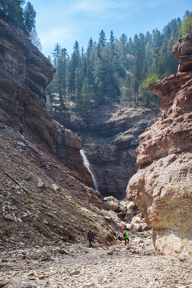 ... dort ist ein Wasserfall