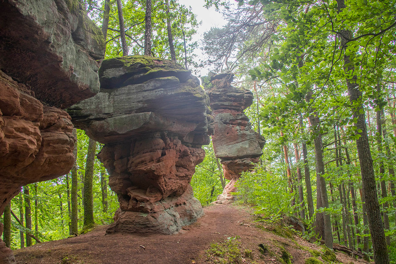 Ob der hintere Fels bald umfällt? 