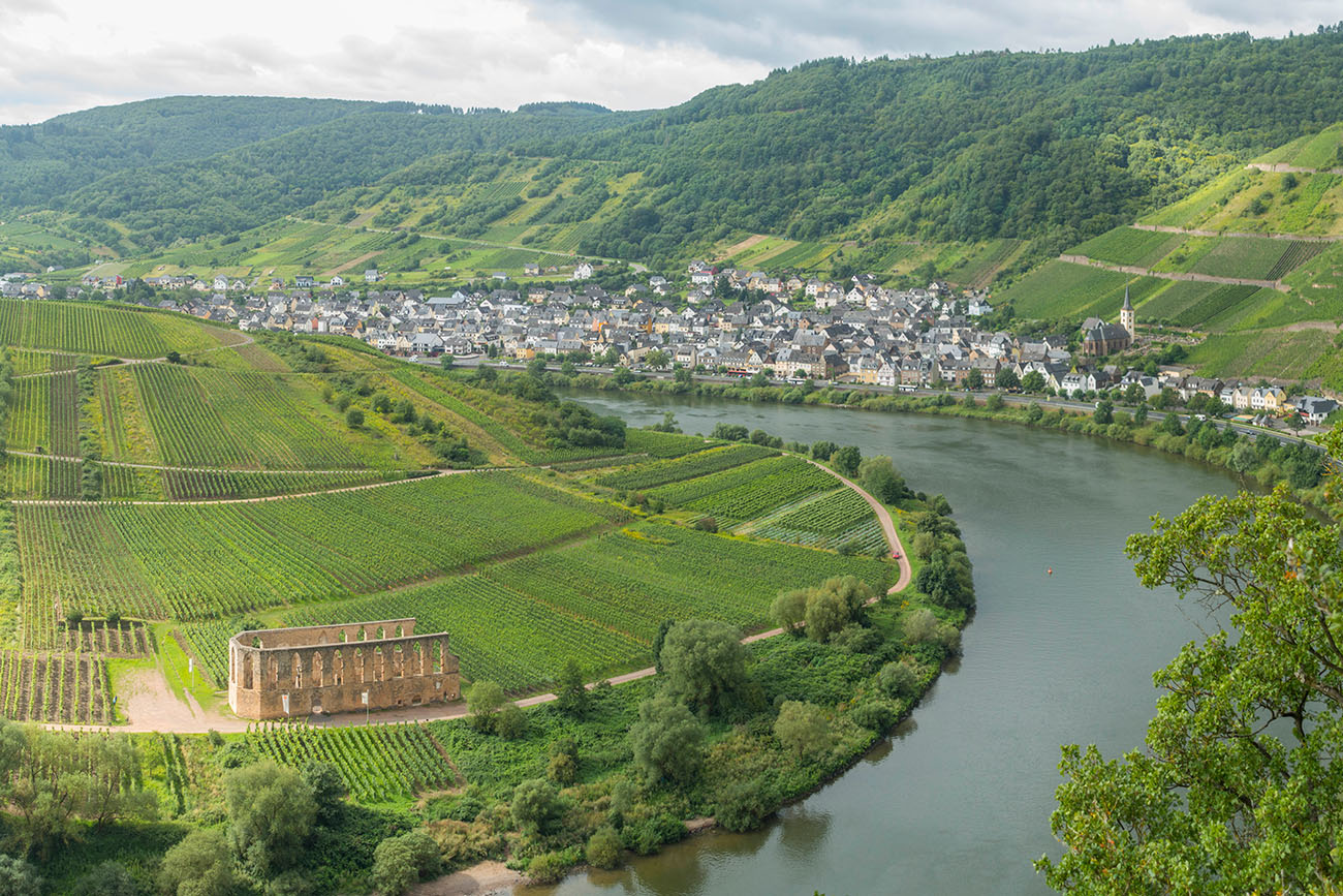 Blick auf Kloster Stuben und Bremm 