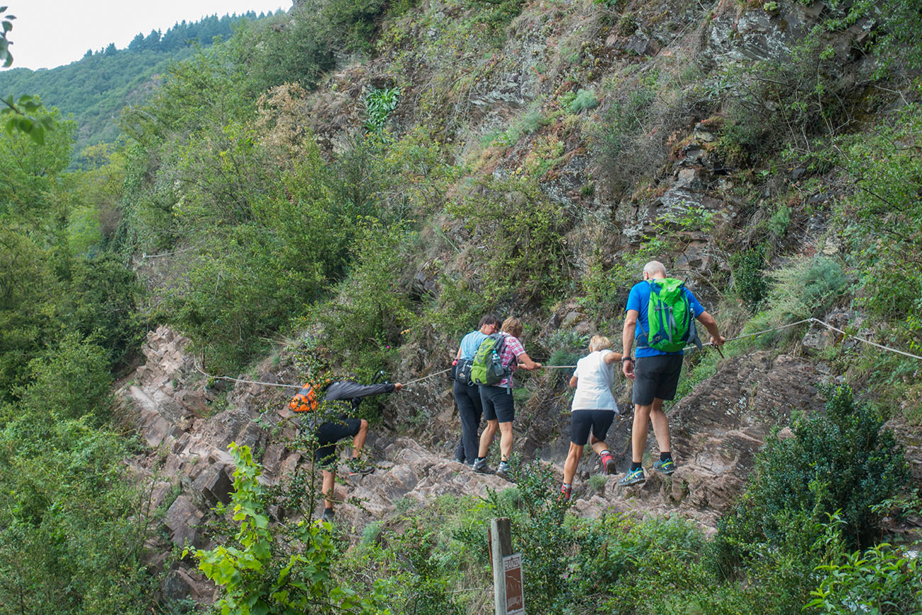 Entgegenkommende Wandergruppe ... 