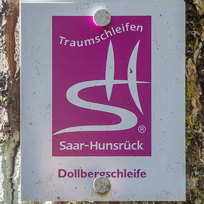 Kennzeichnung des Wanderwegs Dollbergschleife 