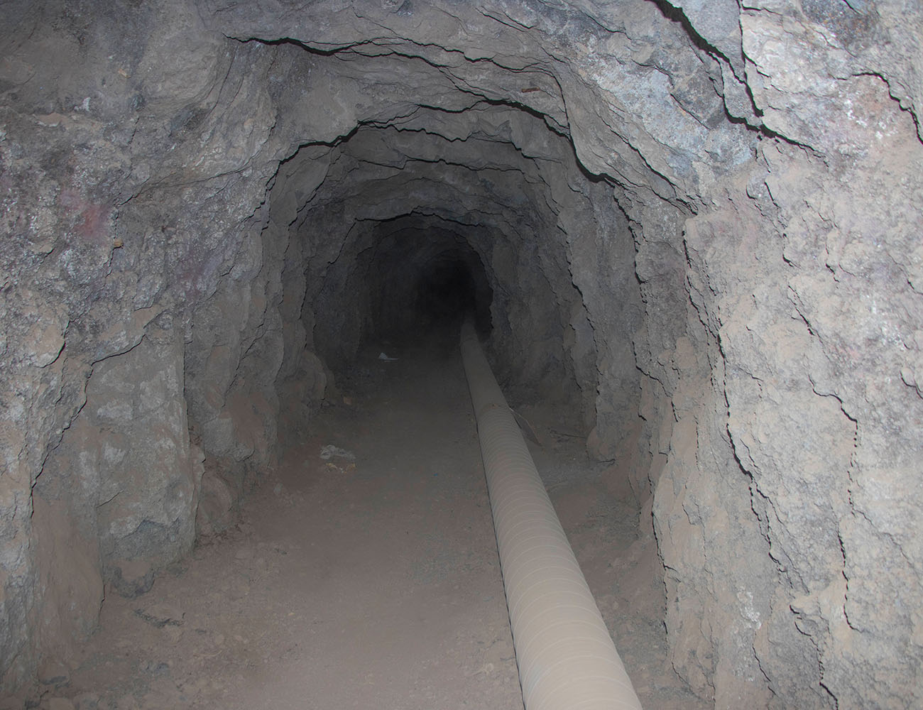 Ein 1 Kilometer langer Tunnel wartet auf seine Durchquerung 