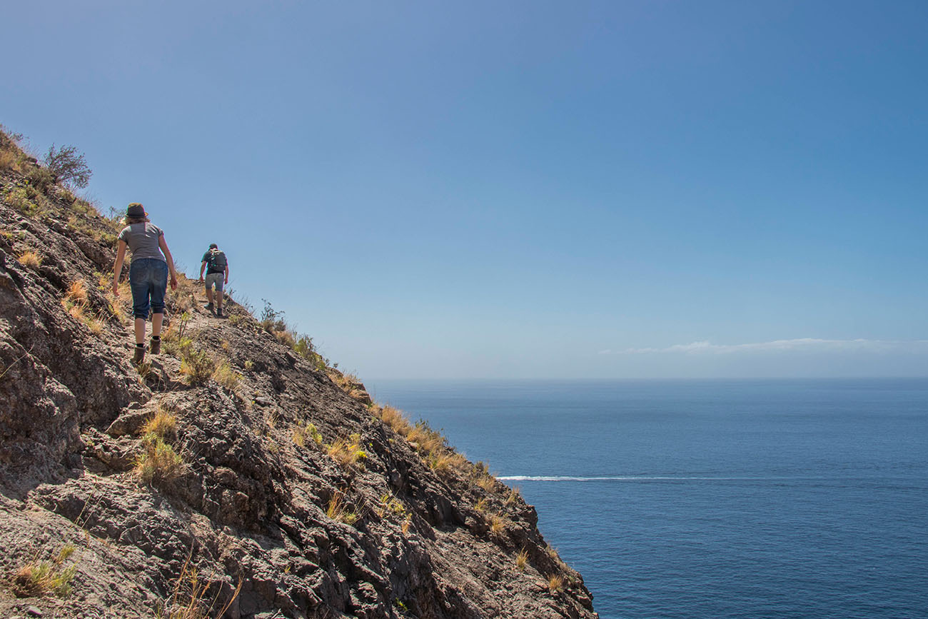 Schmaler Pfad, auf dem man nicht ausrutschen sollte ...