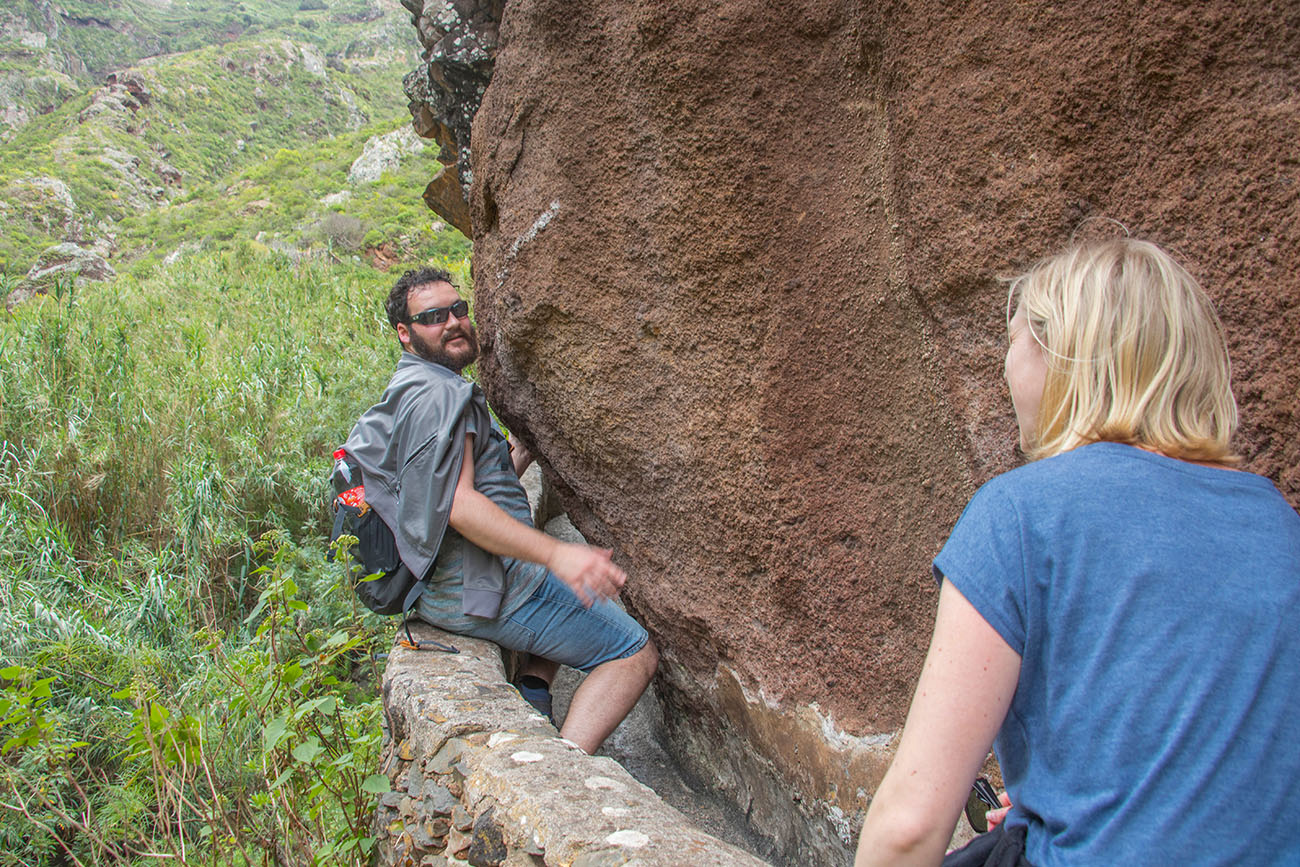 ... hier muss man sich durchquetschen ... 