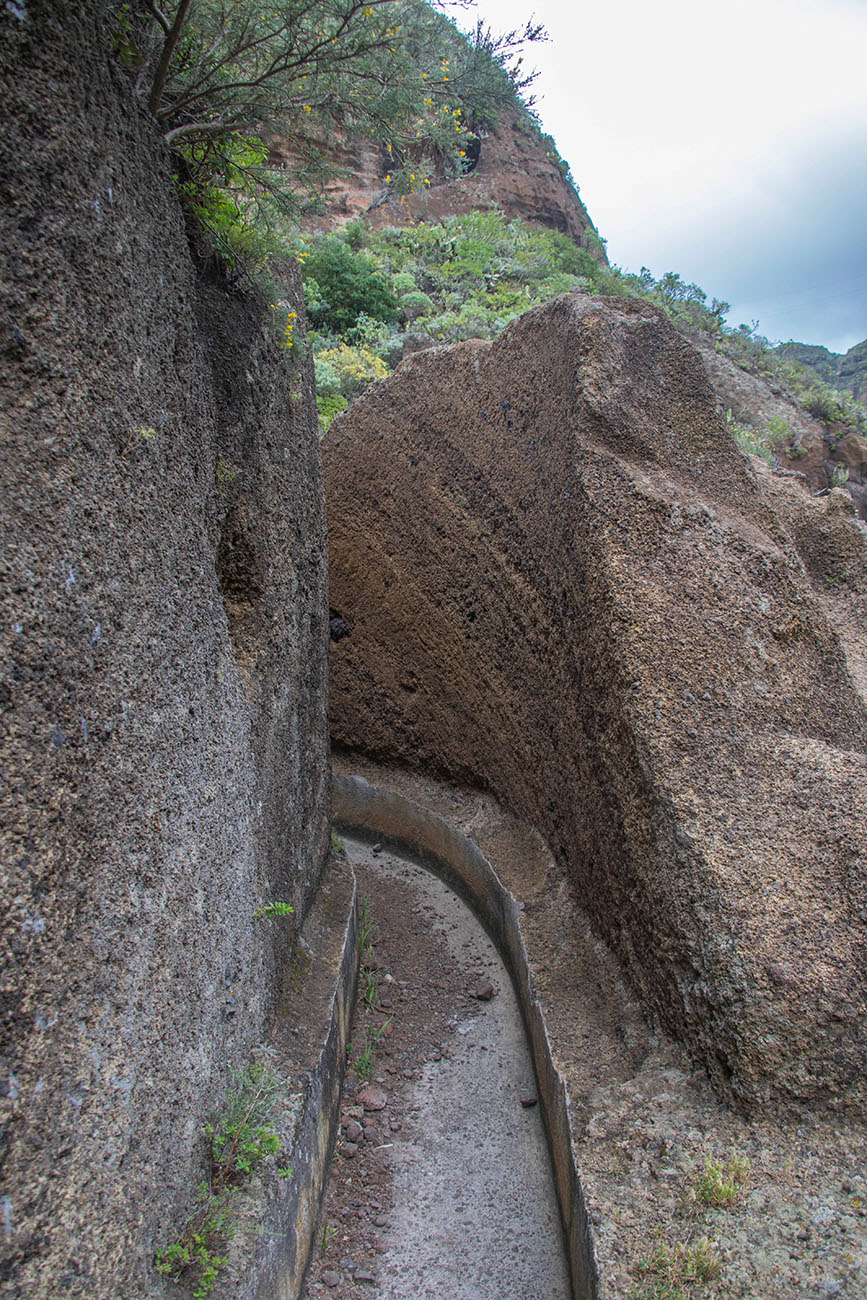 ... und dann durch den schmalen Spalt 