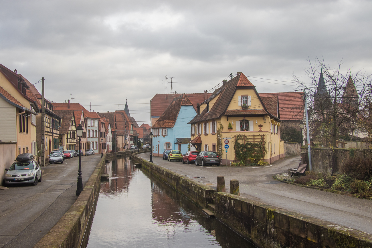 Blick auf Wissembourg, an der Lauter entlang