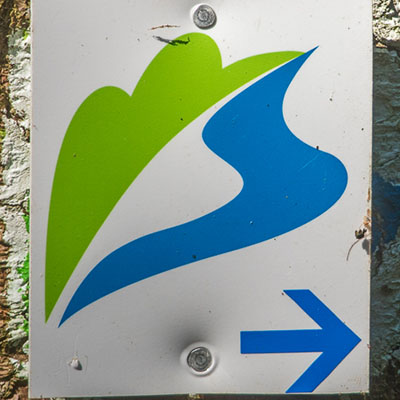 Kennzeichnung des Premiumwanderweges Urwald-Tour 