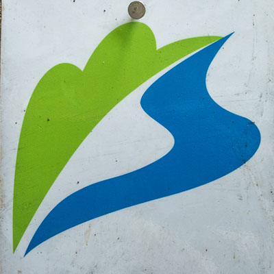 Kennzeichnung des Premiumwanderweges Wilder Netzbachpfad