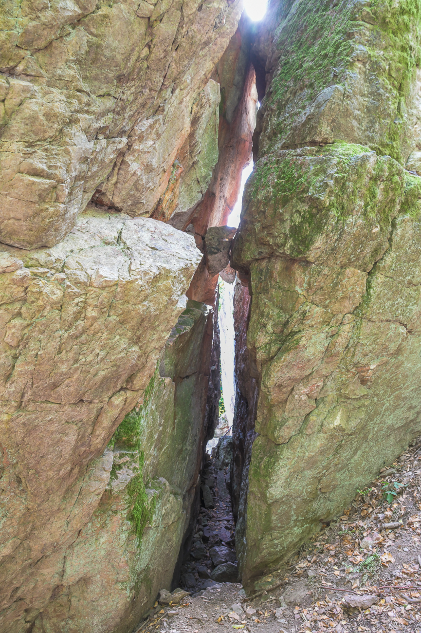 Enge Felsspalte