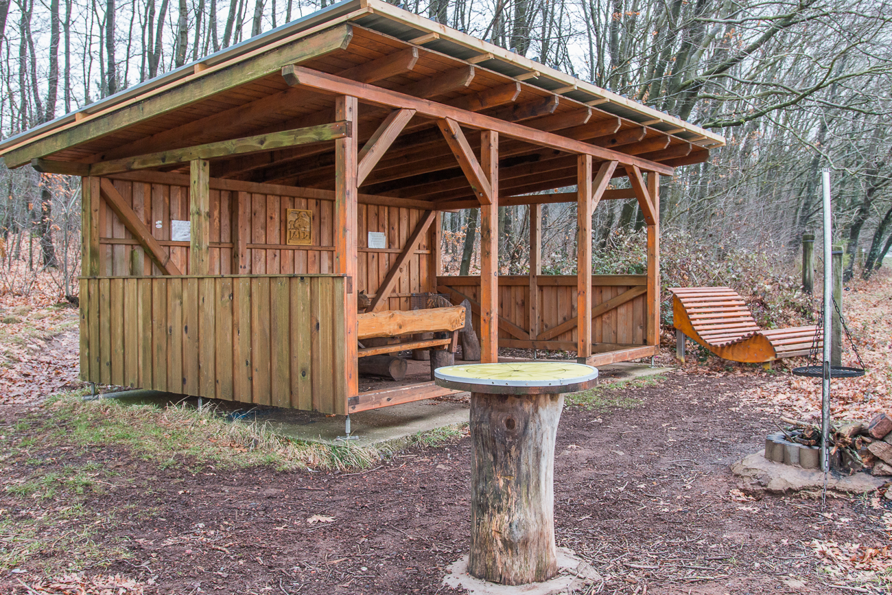 Grillhütte mit Schwenker