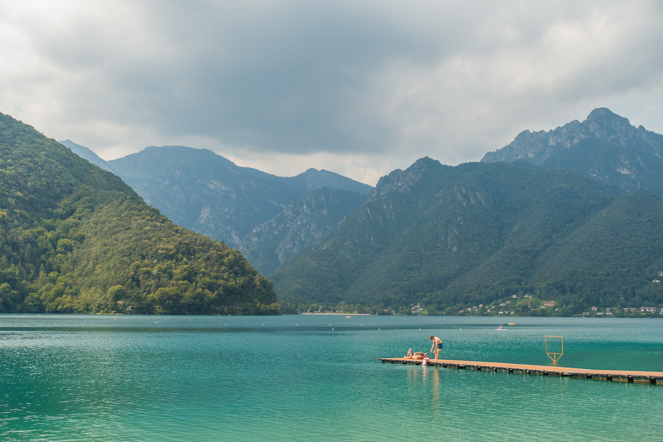 Bewölkter Himmel am Lago di Ledro ...