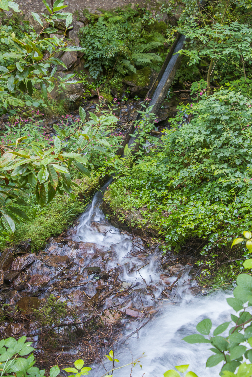 ... bis das Wasser wieder kanalisiert wird
