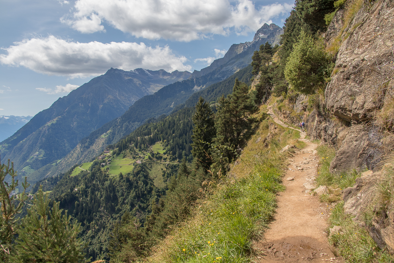 ... und an der Wand entlang