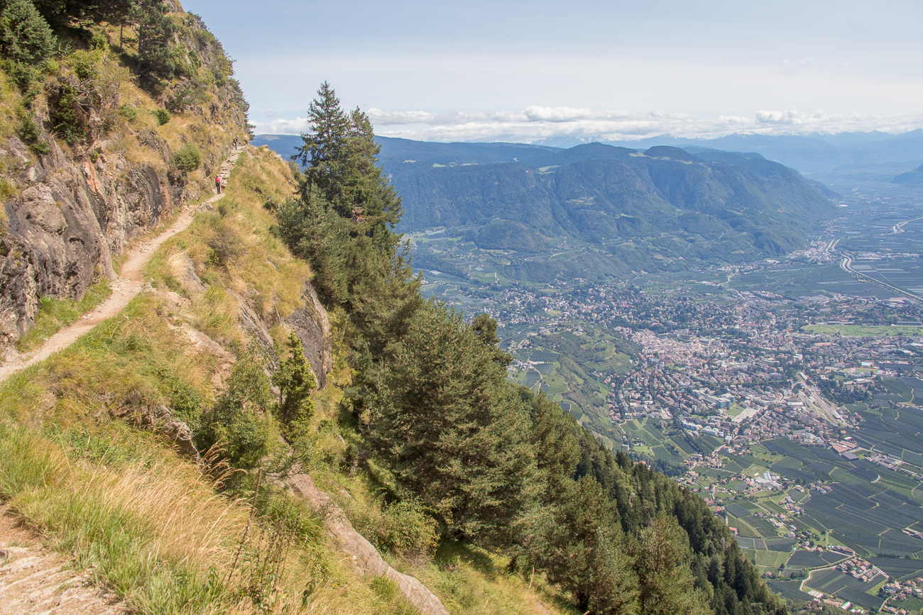 Immer wieder Blicke ins tiefe Tal