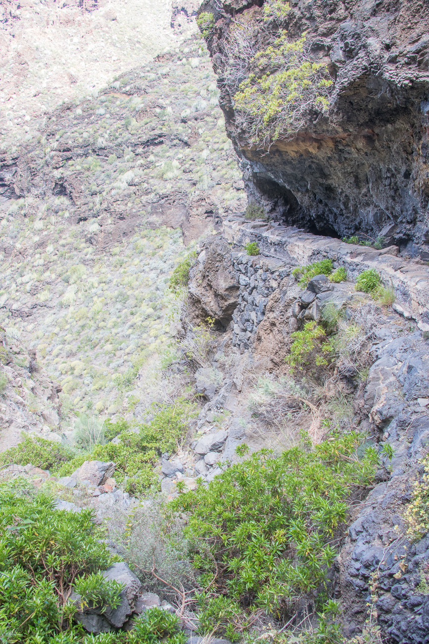 Oben bücken und unten fallen ;-) 