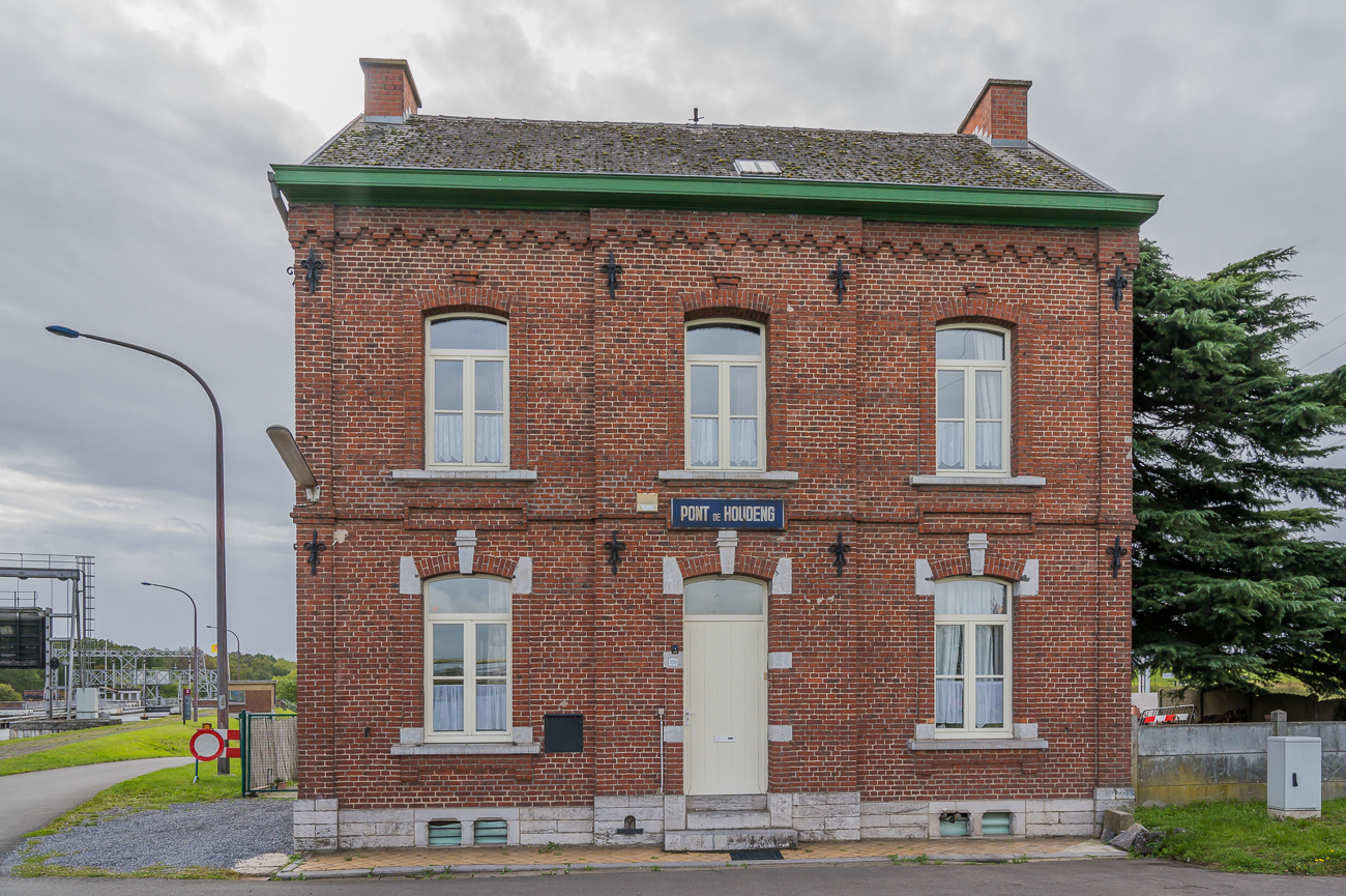 Am Schiffshebewerk Houdeng-Goegnies