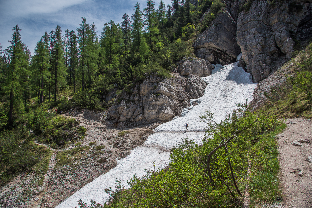 Manch ein Schneefeld liegt noch im Weg ...