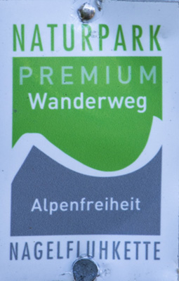 Kennzeichnung des Premiumwanderwegs "Alpenfreiheit"